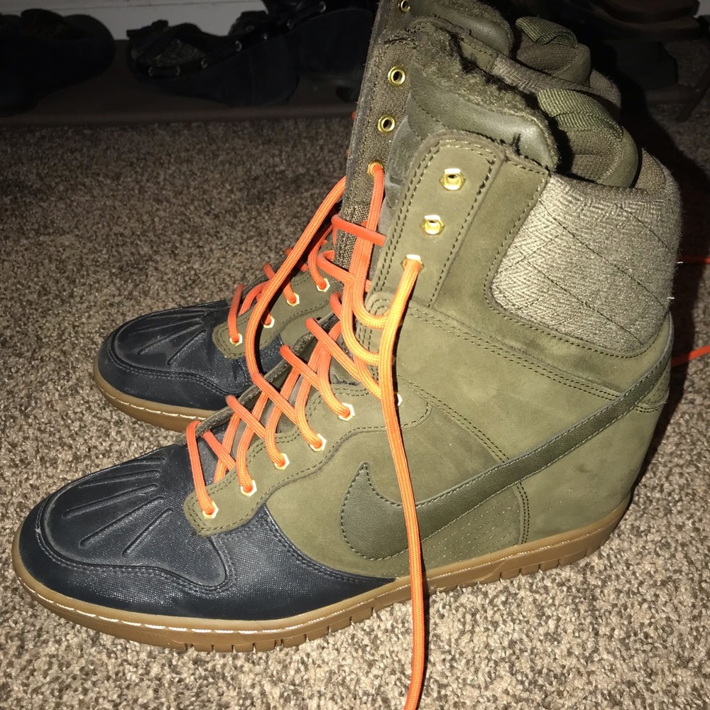 Women’s Nike boots